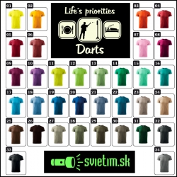 pánske vtipné farebné šípkarske tričká Life´s Priorities Darts vtipný darček pre šípkarov a šípkarky